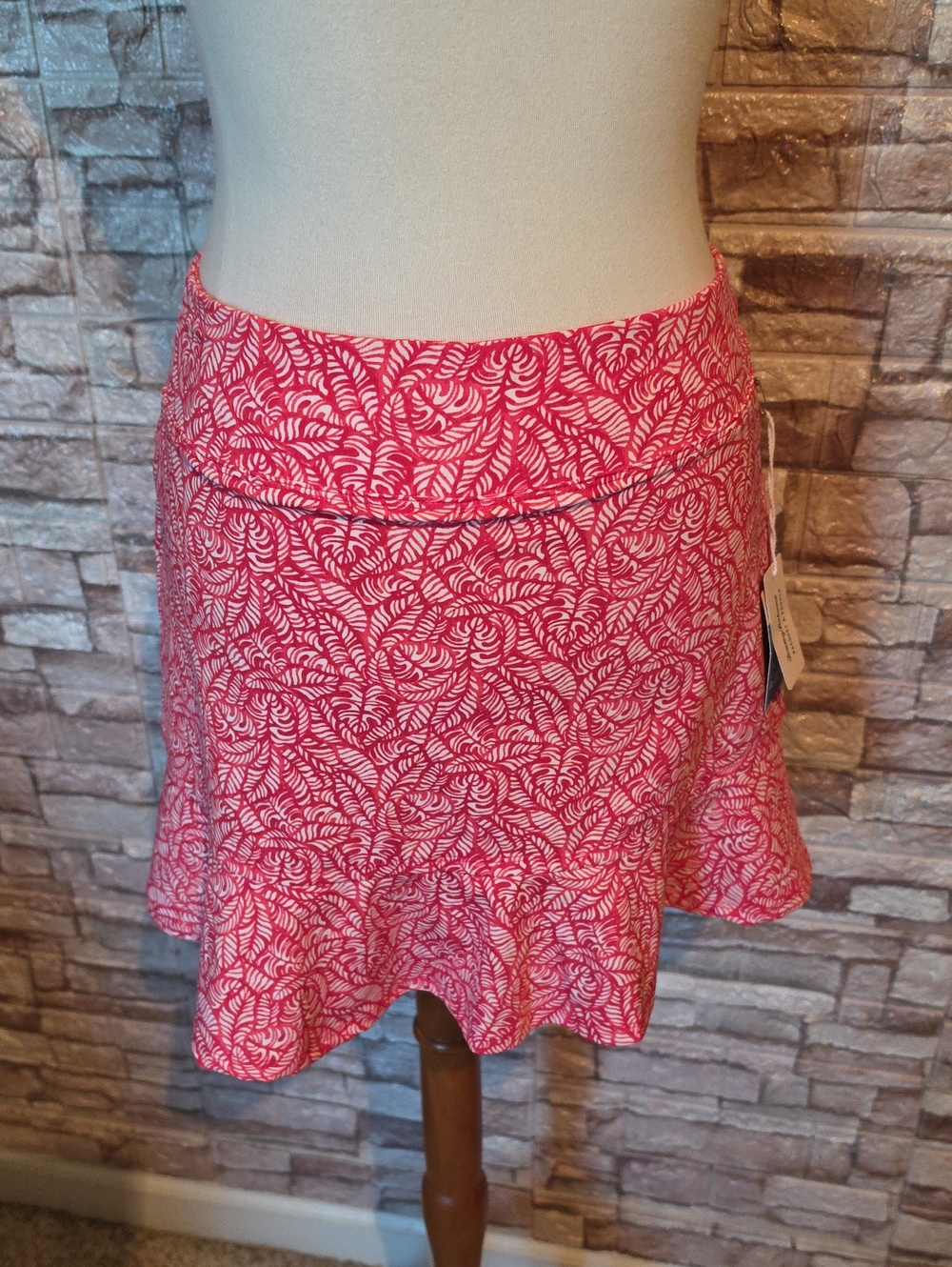 Tommy Bahama Racquet & Paddle Red Patterned A-Line Skort Brand New
